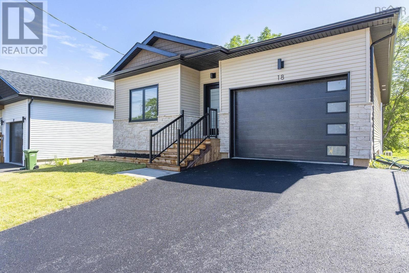 18 Whidden Avenue, Wolfville, Nova Scotia  B4P 0A8 - Photo 2 - 202516661