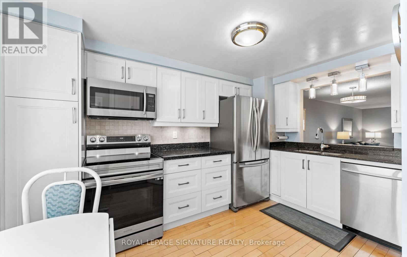 74 Dutch Myrtle Way, Toronto (Banbury-Don Mills), Ontario  M3B 3K8 - Photo 15 - C12379805