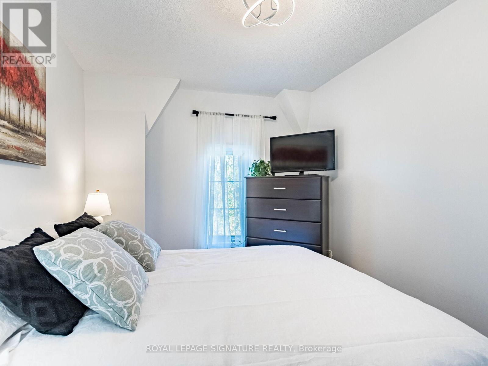 11 - 3055 Elmcreek Road, Mississauga, Ontario  L5B 4J9 - Photo 22 - W12377179