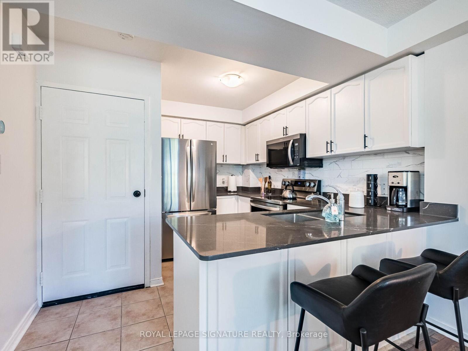 11 - 3055 Elmcreek Road, Mississauga, Ontario  L5B 4J9 - Photo 8 - W12377179