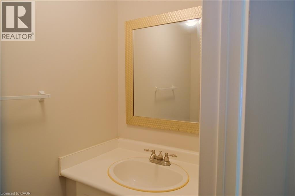 59 Mooregate Crescent, Kitchener, Ontario  N2M 2E9 - Photo 6 - 40764971