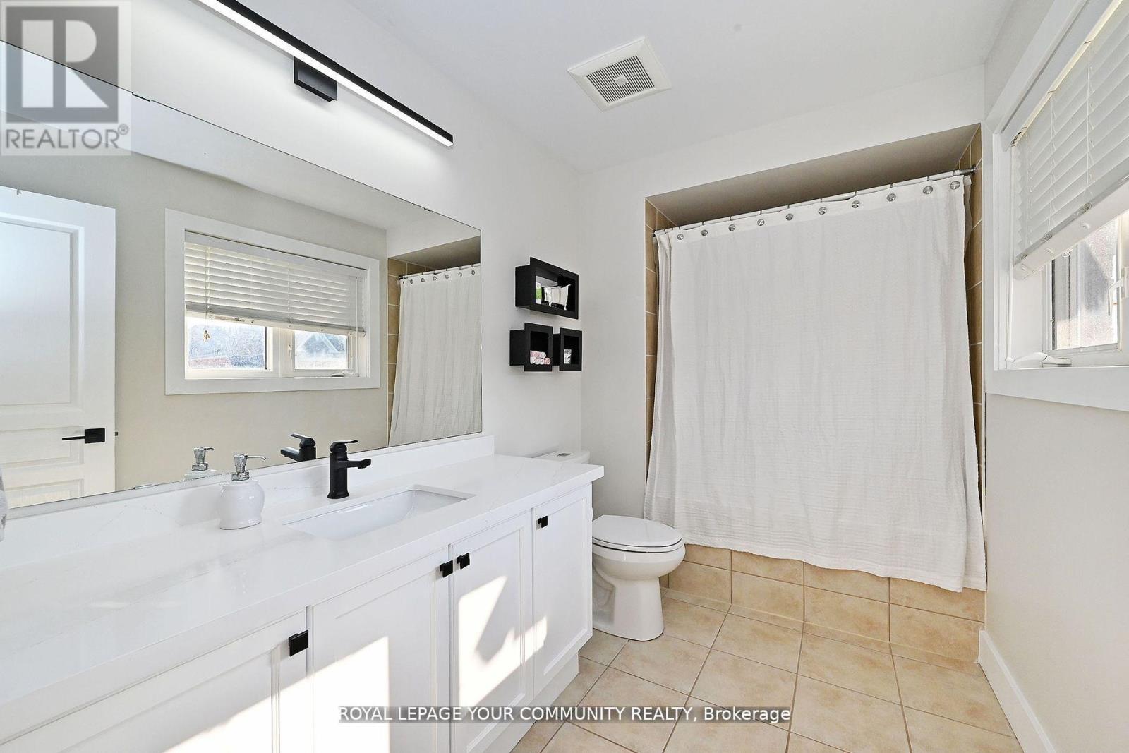 20 Grovewood Street, Richmond Hill, Ontario  L4E 4X4 - Photo 38 - N12379777
