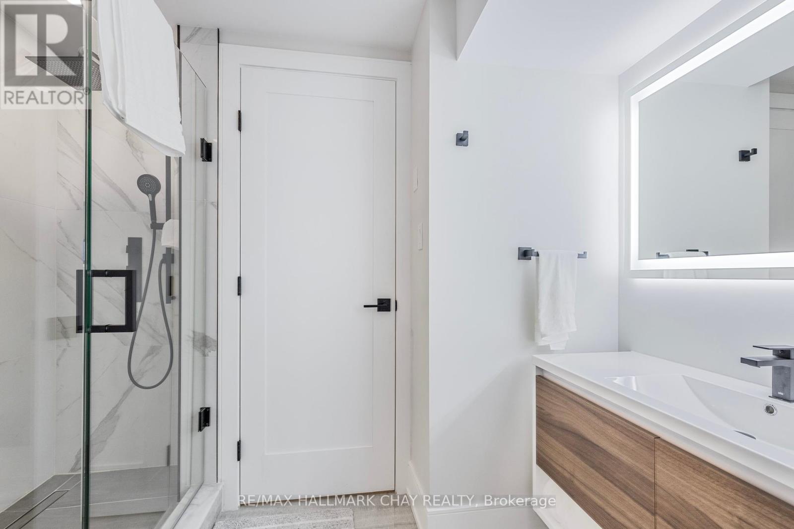 Lower - 12 Tower Court, Bradford West Gwillimbury, Ontario  L3Z 2V2 - Photo 12 - N12379801