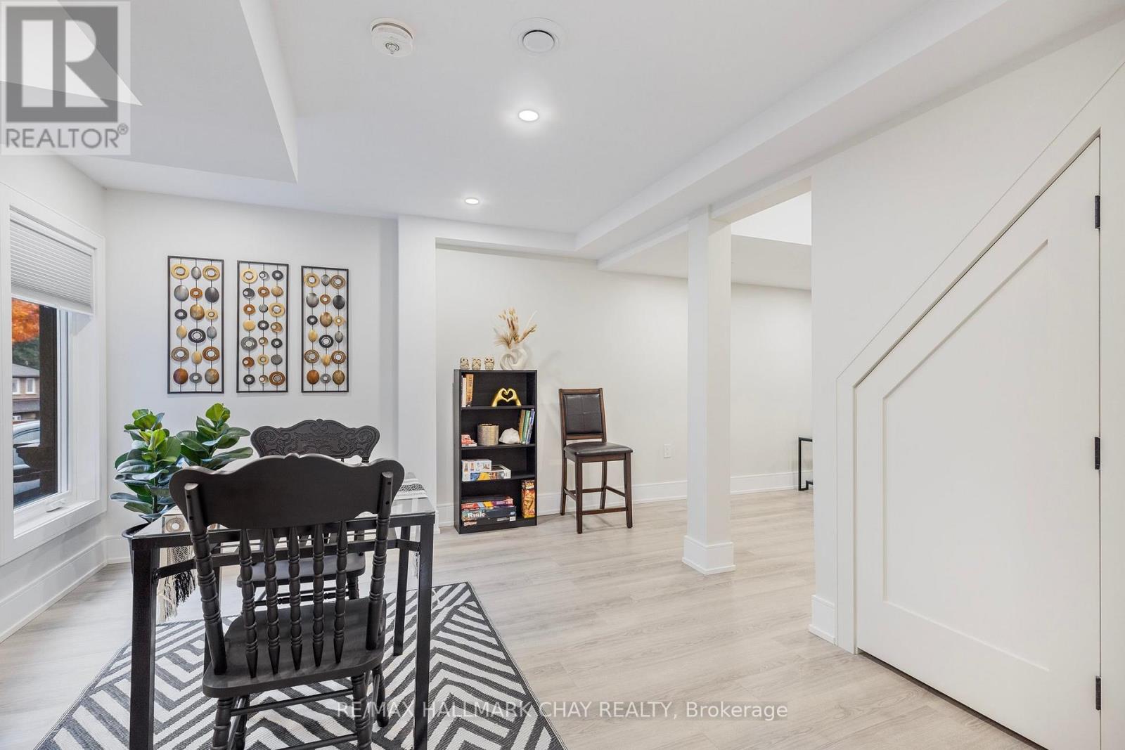 Lower - 12 Tower Court, Bradford West Gwillimbury, Ontario  L3Z 2V2 - Photo 2 - N12379801