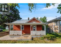 1310 Centre Street, Carstairs, Ca
