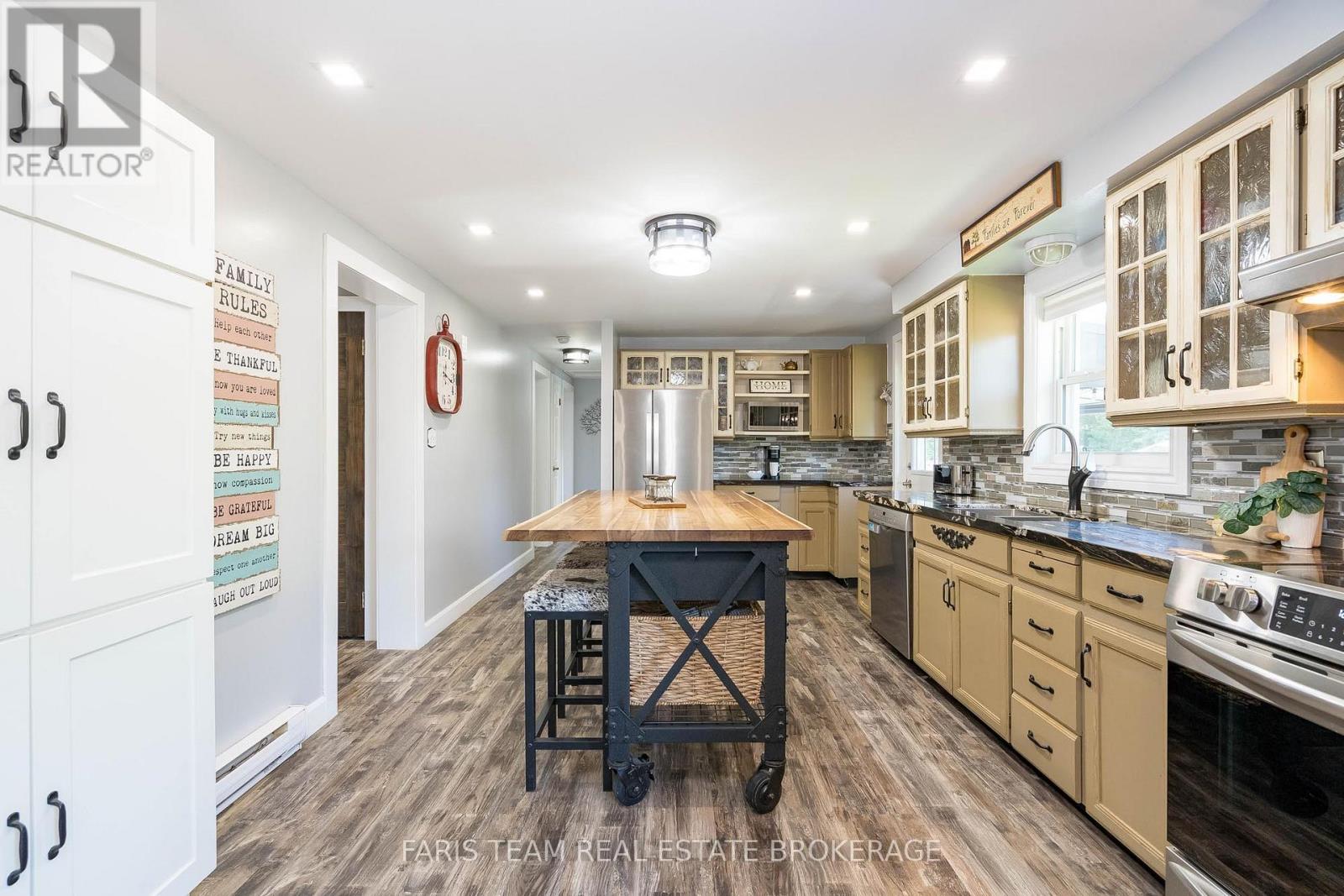132 Patterson Road, Barrie (Ardagh), Ontario  L4N 3W4 - Photo 11 - S12379796