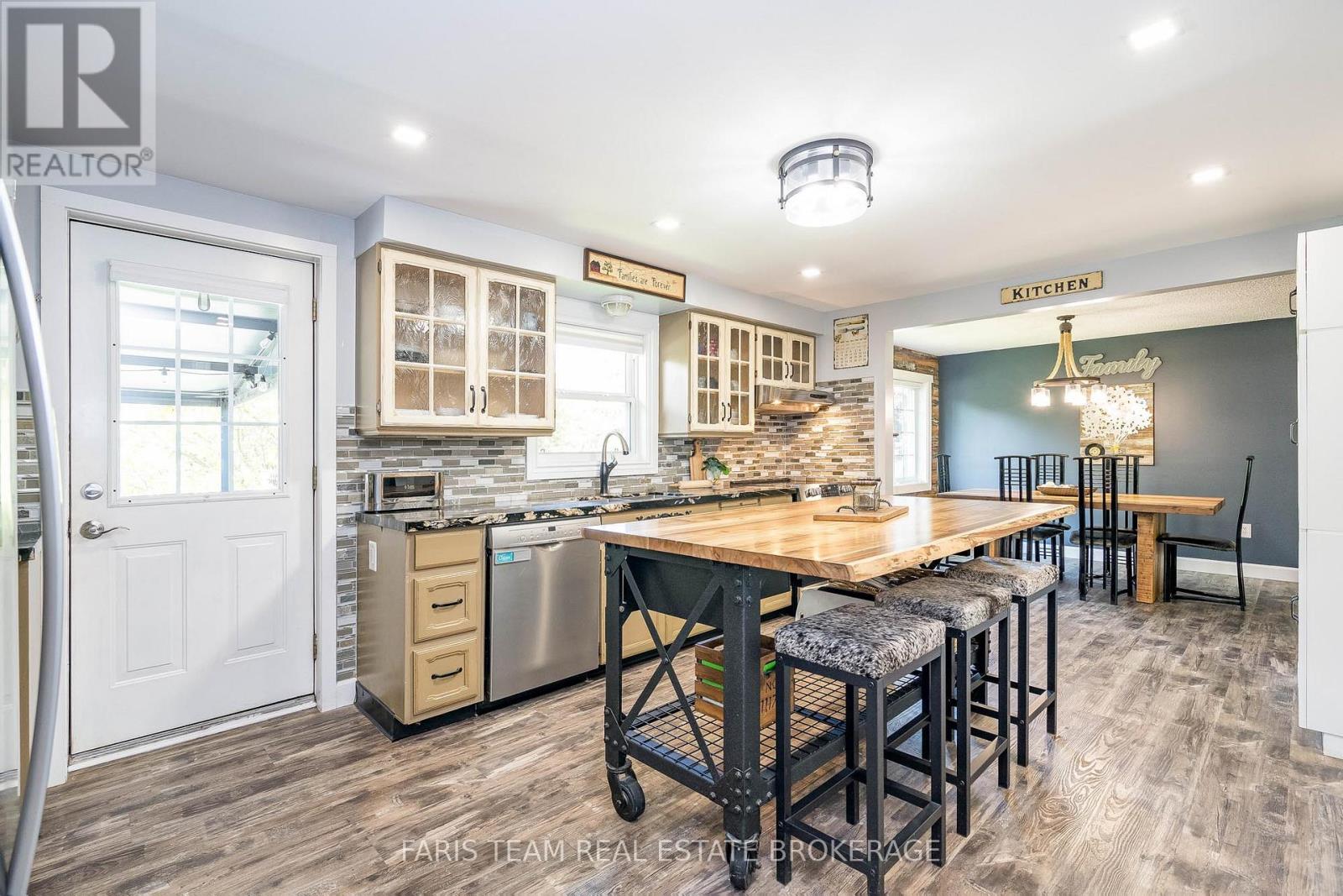 132 Patterson Road, Barrie (Ardagh), Ontario  L4N 3W4 - Photo 7 - S12379796
