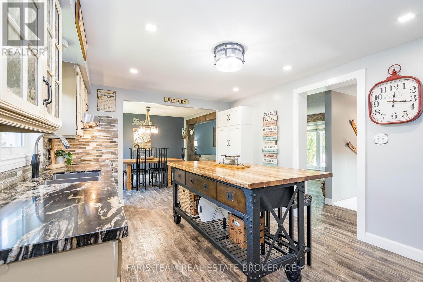 132 Patterson Road, Barrie (Ardagh), Ontario  L4N 3W4 - Photo 8 - S12379796