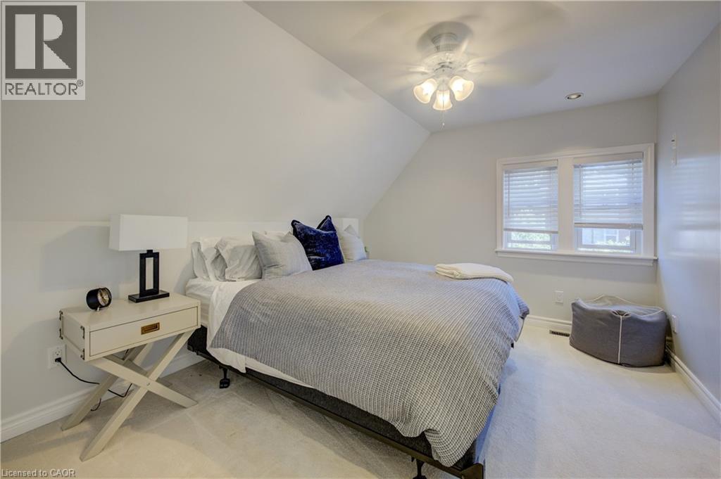 19 Dunbar Road N, Waterloo, Ontario  N2L 2C8 - Photo 26 - 40765072