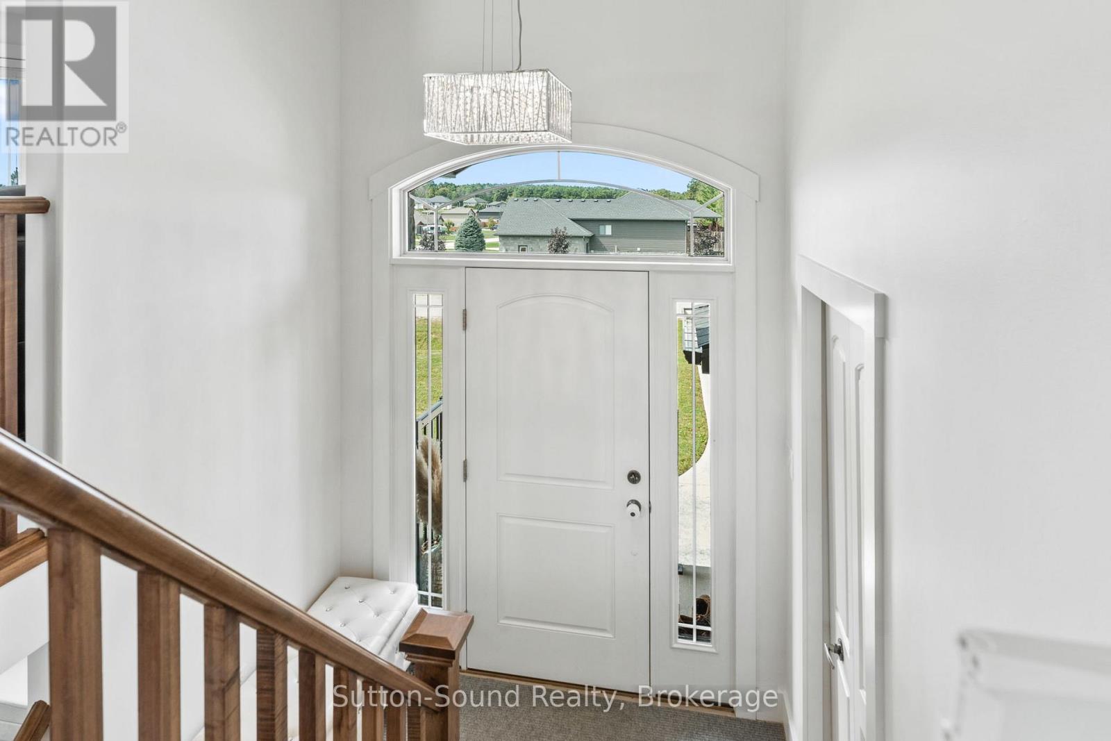 111 Donway Drive, Chatsworth, Ontario  N0H 1G0 - Photo 5 - X12379829