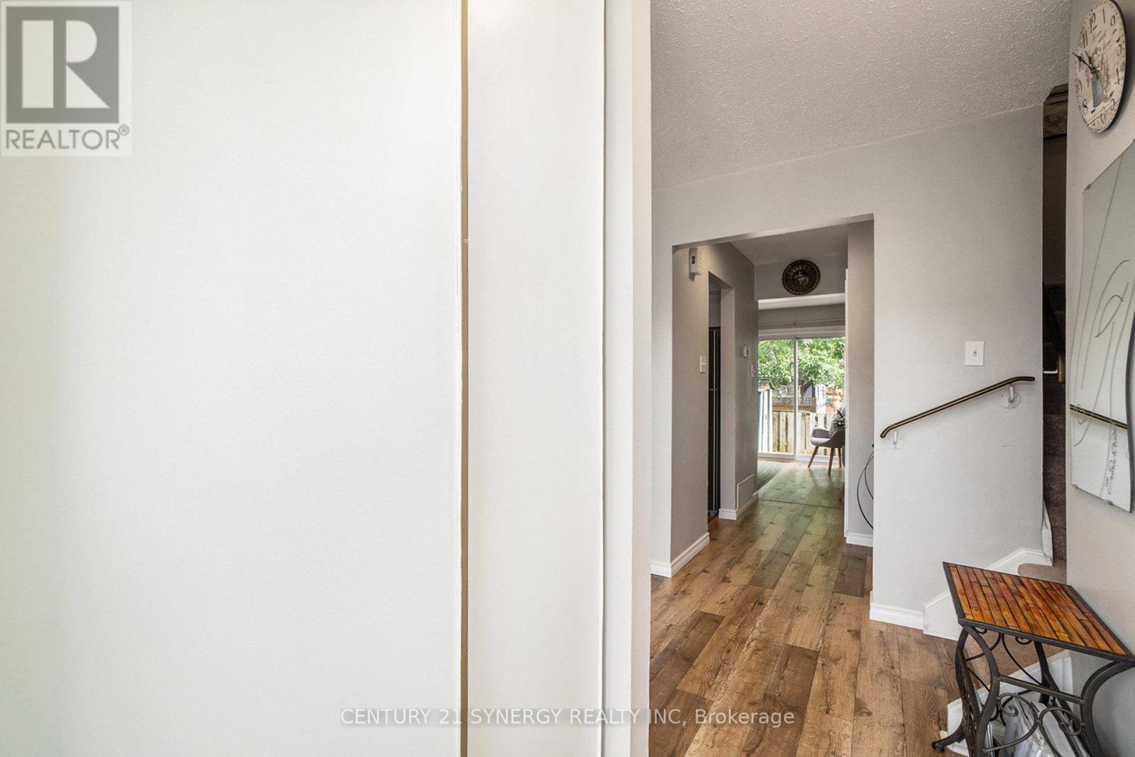14 - 2570 Southvale Crescent, Ottawa, Ontario  K1B 5B6 - Photo 4 - X12379831