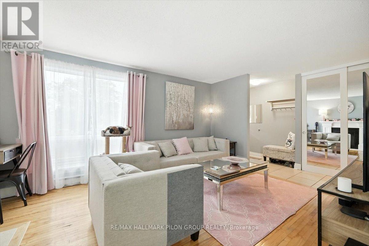 81a - 758 St. Andre Drive, Ottawa, Ontario  K1C 4S4 - Photo 3 - X12379874