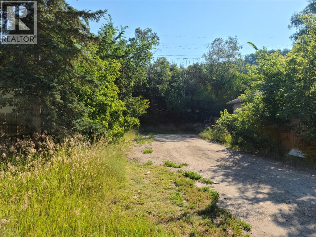 10821 101 Street, Peace River, Alberta  T8S 1L5 - Photo 1 - A2254082