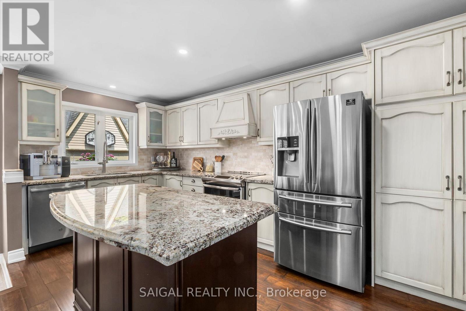 7174 Upton Crescent, Mississauga, Ontario  L5N 7L6 - Photo 10 - W12379735