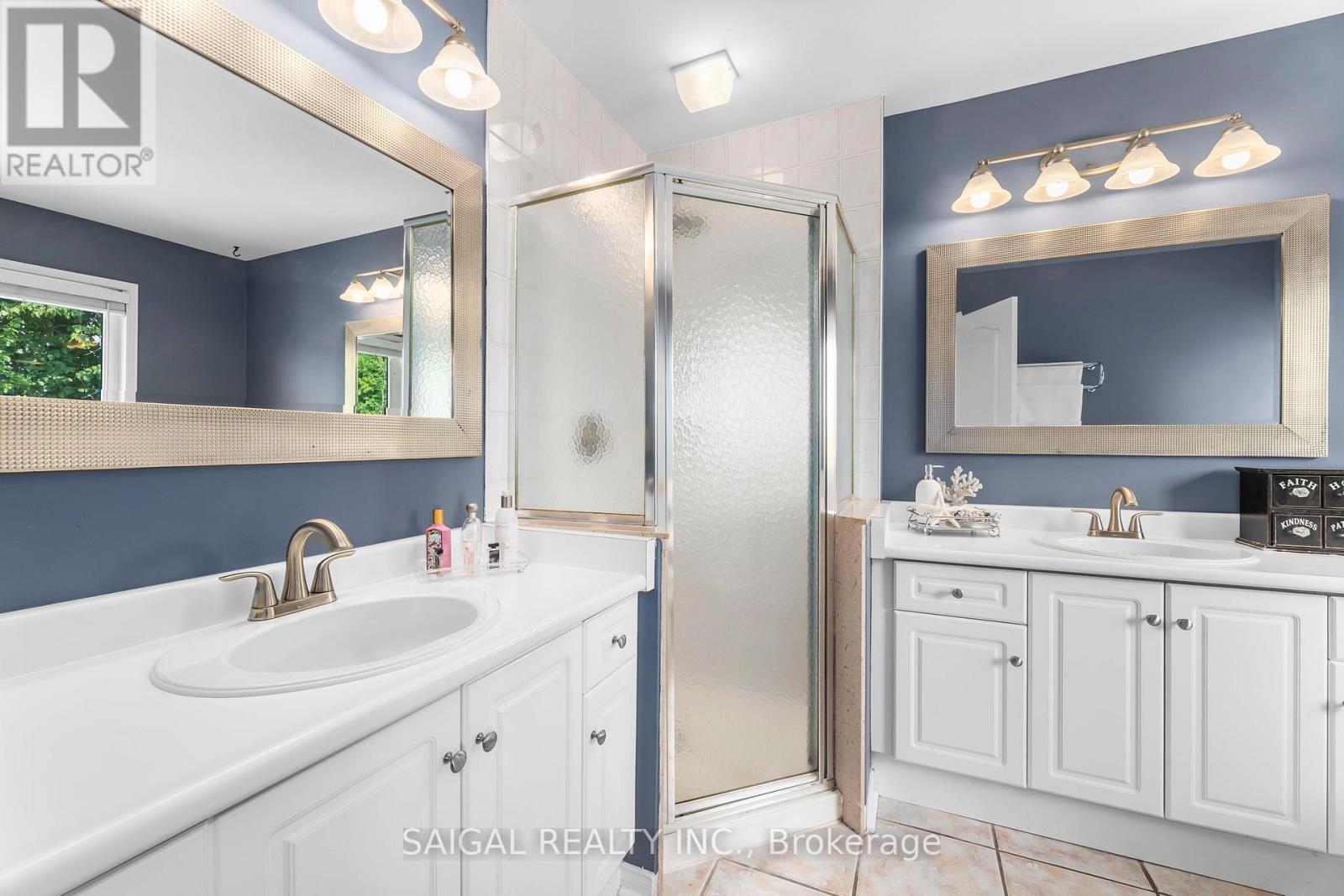 7174 Upton Crescent, Mississauga, Ontario  L5N 7L6 - Photo 22 - W12379735
