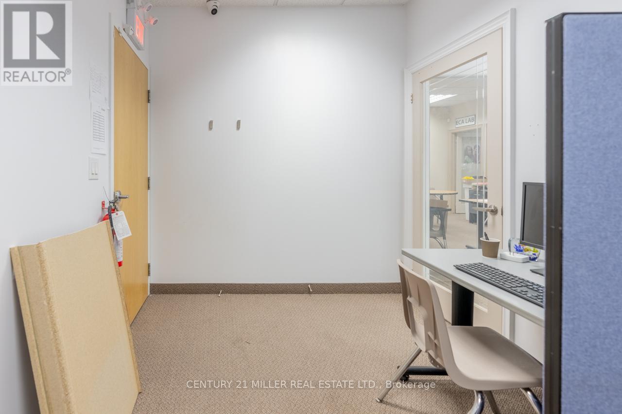 203 - 450 Bronte Street S, Milton, Ontario  L9T 8T2 - Photo 6 - W12379736