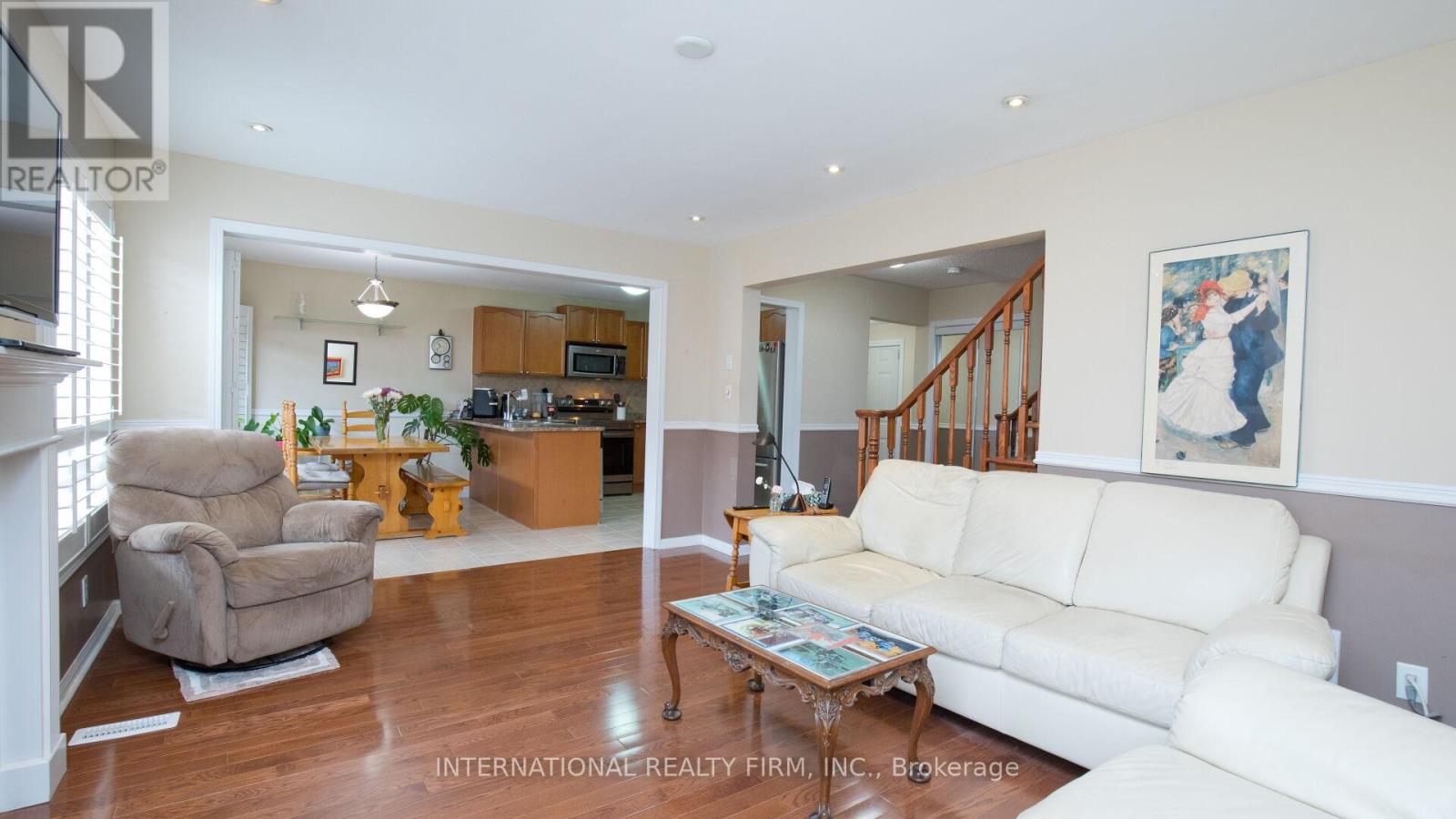30 Benmore Crescent, Brampton (Vales Of Castlemore), Ontario  L6P 2T3 - Photo 5 - W12379758