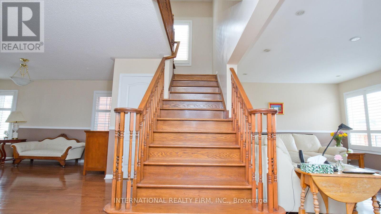 30 Benmore Crescent, Brampton (Vales Of Castlemore), Ontario  L6P 2T3 - Photo 8 - W12379758