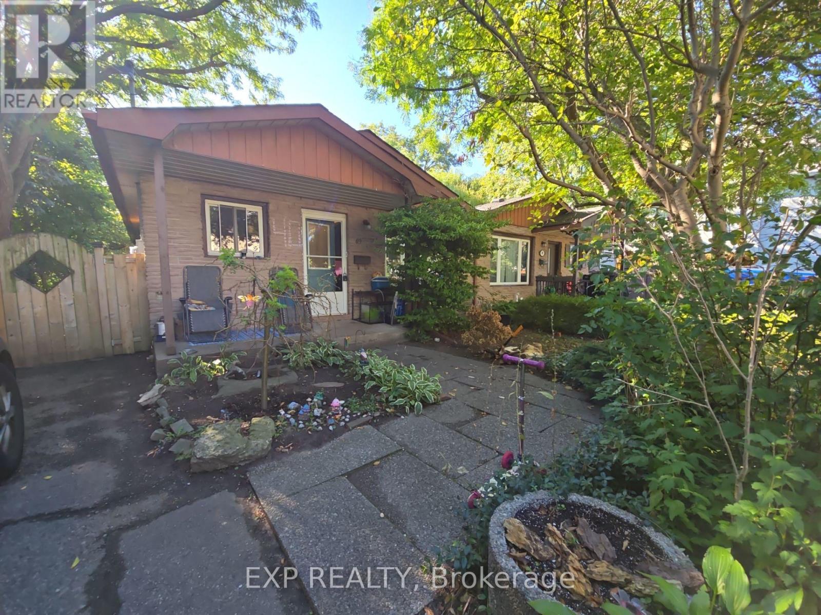 89 Wellington Street E, Brampton, Ontario  L6W 1Y6 - Photo 1 - W12379772