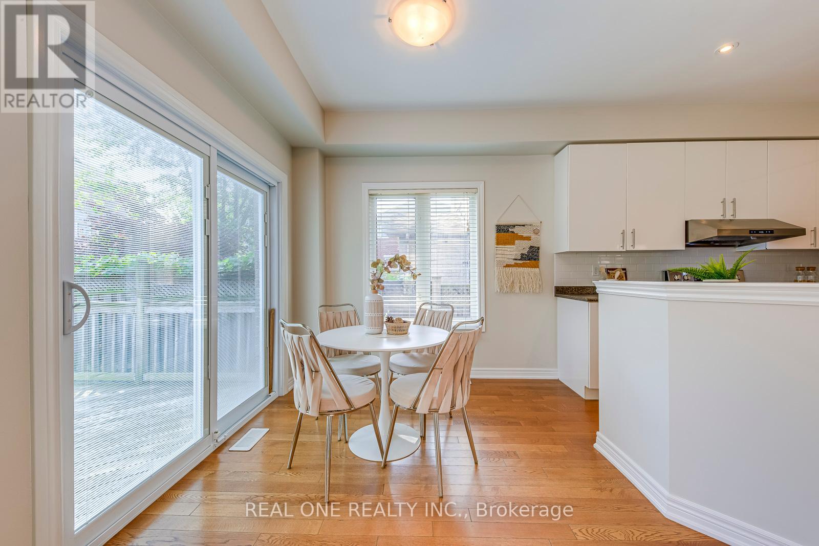 2337 Hilda Drive, Oakville, Ontario  L6H 7M9 - Photo 16 - W12379778