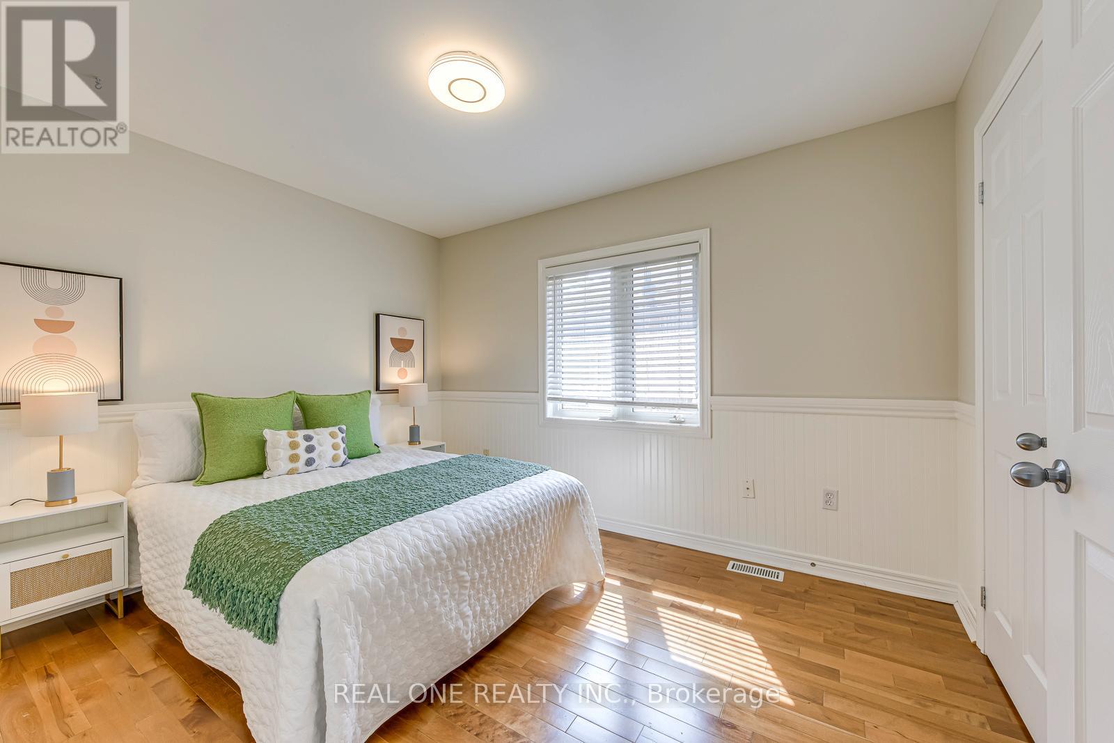 2337 Hilda Drive, Oakville, Ontario  L6H 7M9 - Photo 37 - W12379778