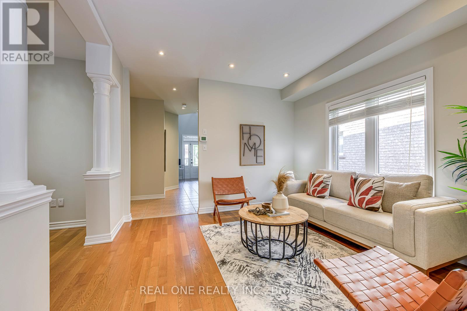 2337 Hilda Drive, Oakville, Ontario  L6H 7M9 - Photo 8 - W12379778