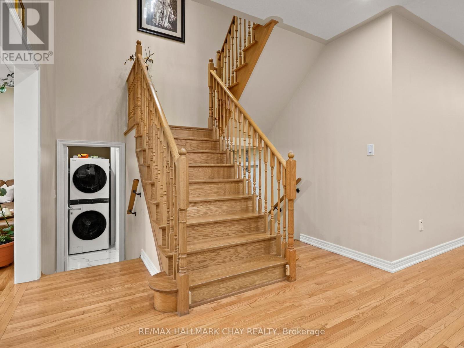 161 Shephard Avenue, New Tecumseth, Ontario  L9R 0J9 - Photo 9 - N12378338