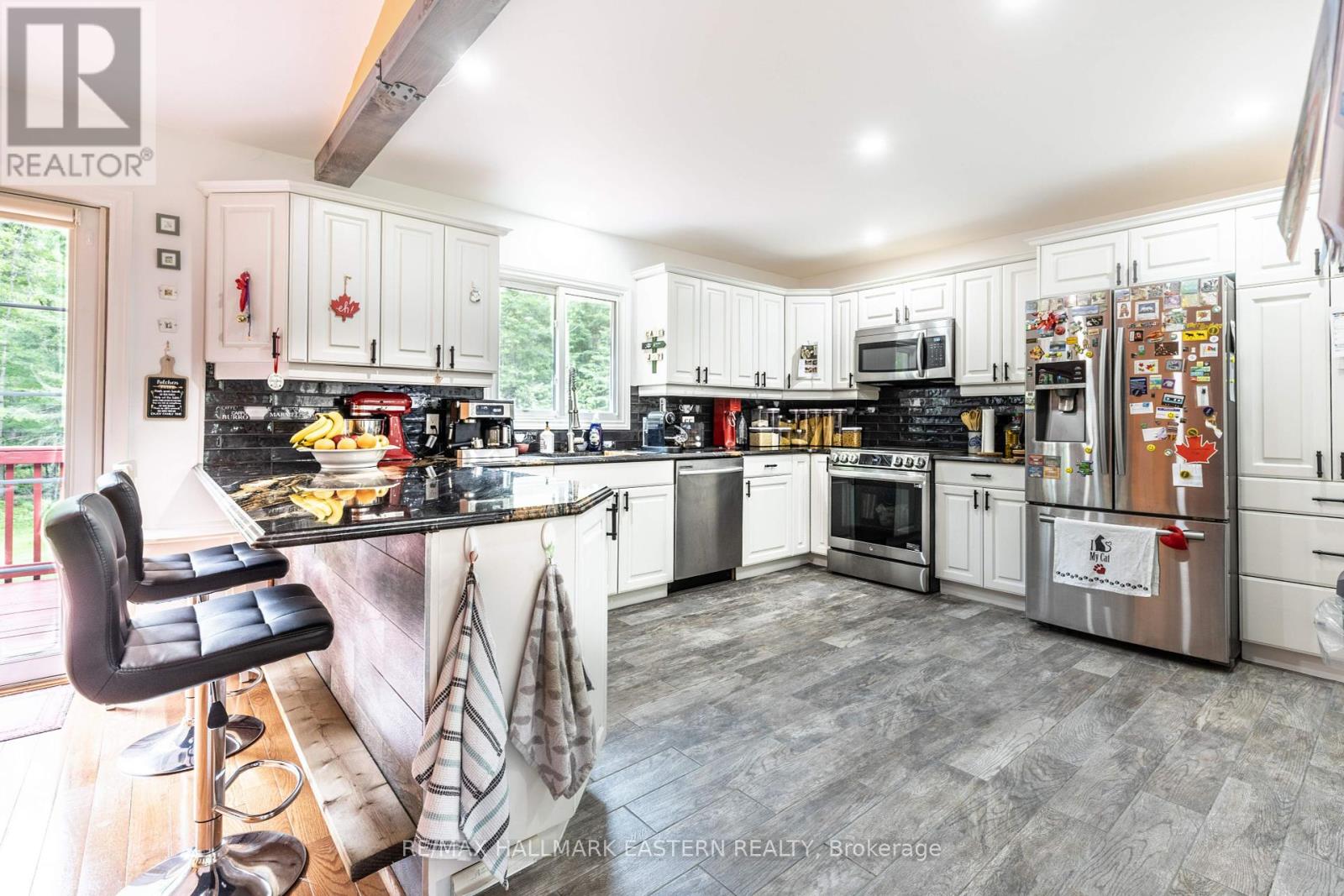 7 Juniper Isle Road, Kawartha Lakes, Ontario  K0M 1N0 - Photo 7 - X12373321