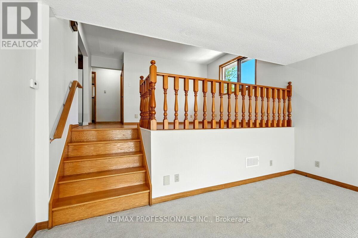 236 East 21st Street, Hamilton, Ontario  L8V 2T7 - Photo 10 - X12379730