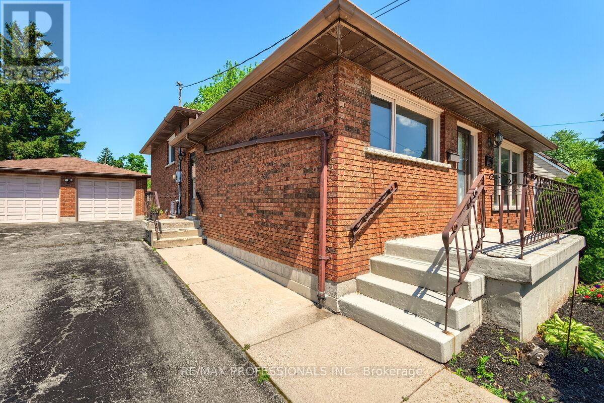 236 East 21st Street, Hamilton, Ontario  L8V 2T7 - Photo 4 - X12379730