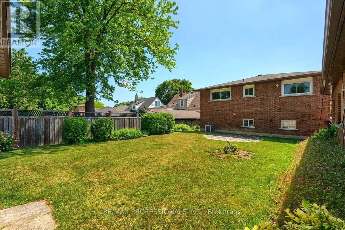 236 East 21st Street, Hamilton, Ontario  L8V 2T7 - Photo 46 - X12379730