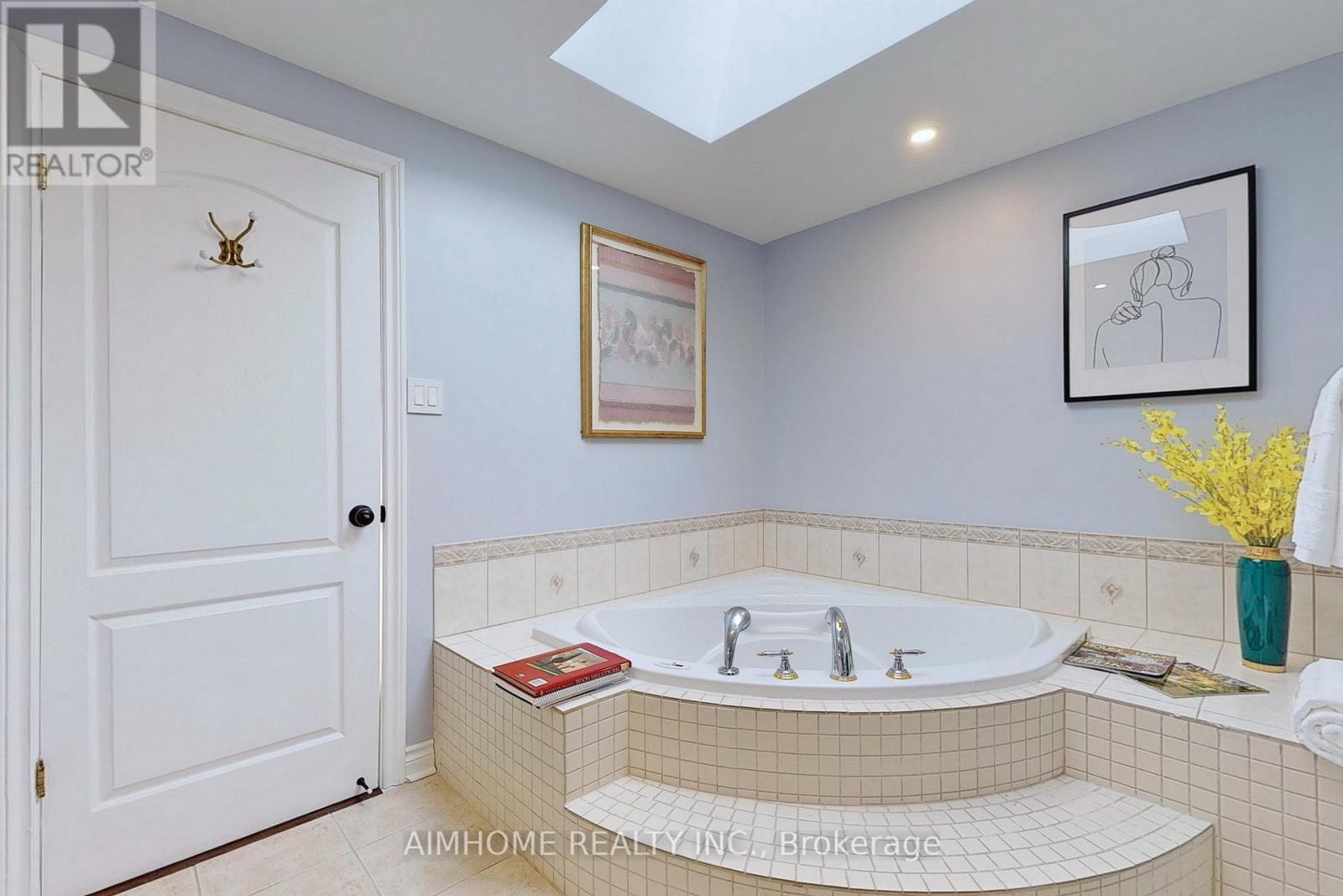 127 Mary Street, Niagara-On-The-Lake, Ontario  L0S 1J0 - Photo 16 - X12379745