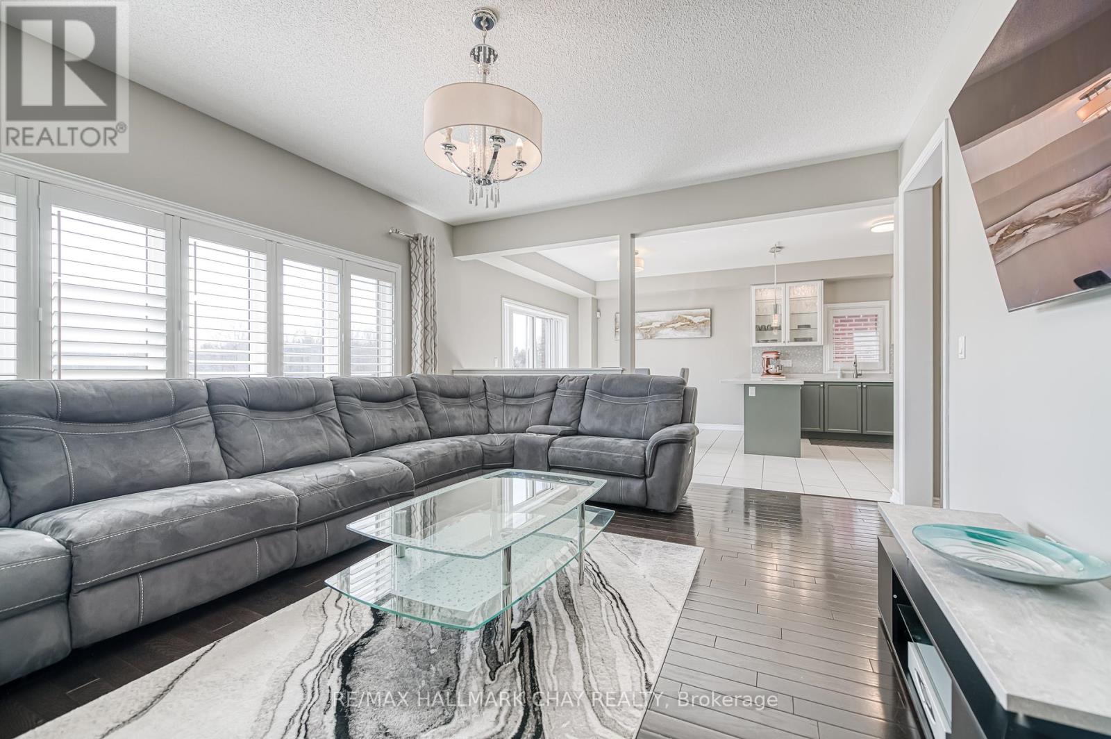149 Gold Park Gate, Essa, Ontario  L0M 1B4 - Photo 19 - N12303899