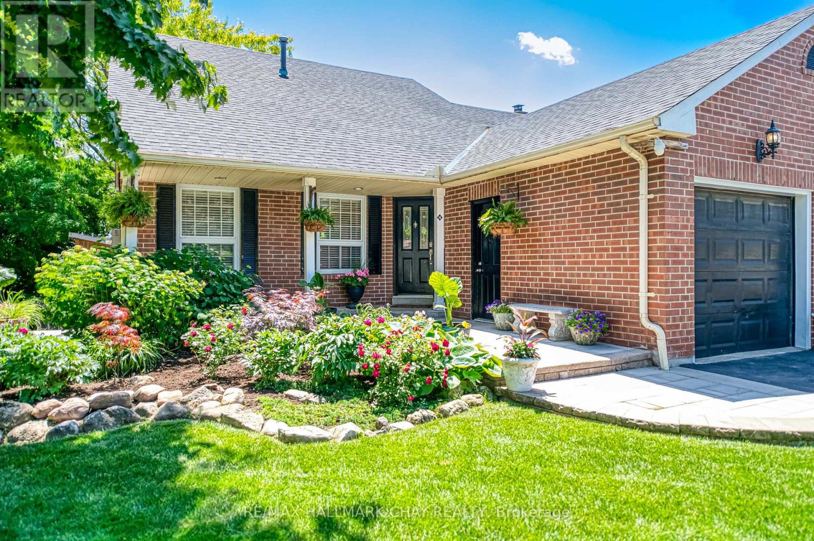 303 John Bowser Crescent, Newmarket, Ontario  L3Y 7N9 - Photo 6 - N12308501