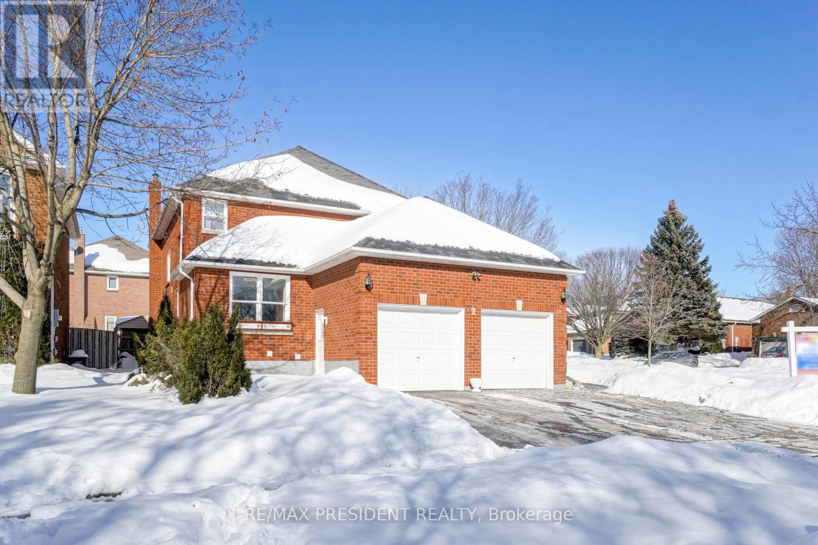 2 WHITE CLIFFE DRIVE, Clarington, Ontario