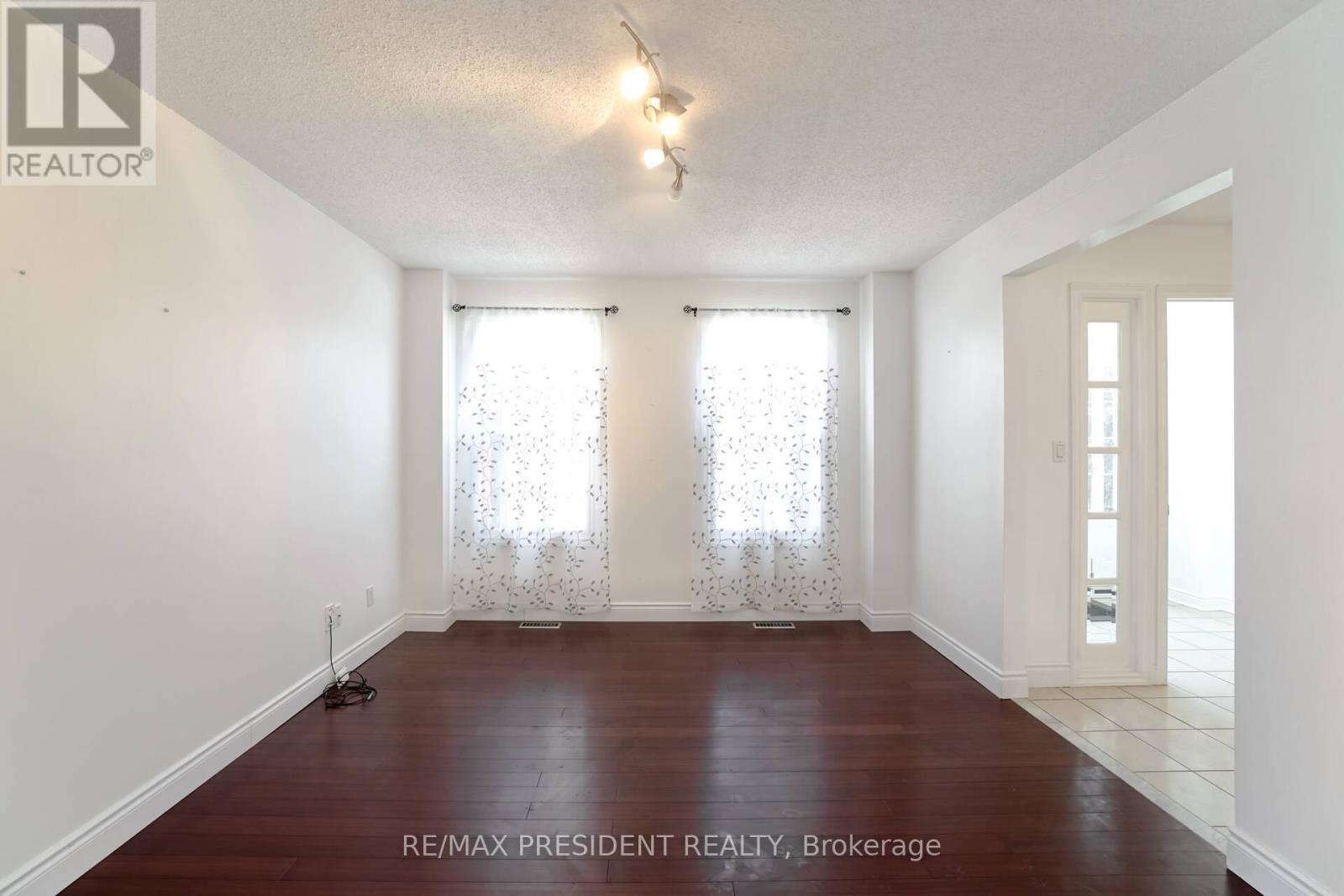 2 White Cliffe Drive, Clarington, Ontario  L1E 1V2 - Photo 7 - E12367147