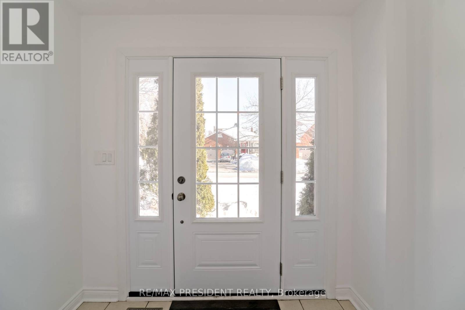 2 White Cliffe Drive, Clarington, Ontario  L1E 1V2 - Photo 5 - E12367147