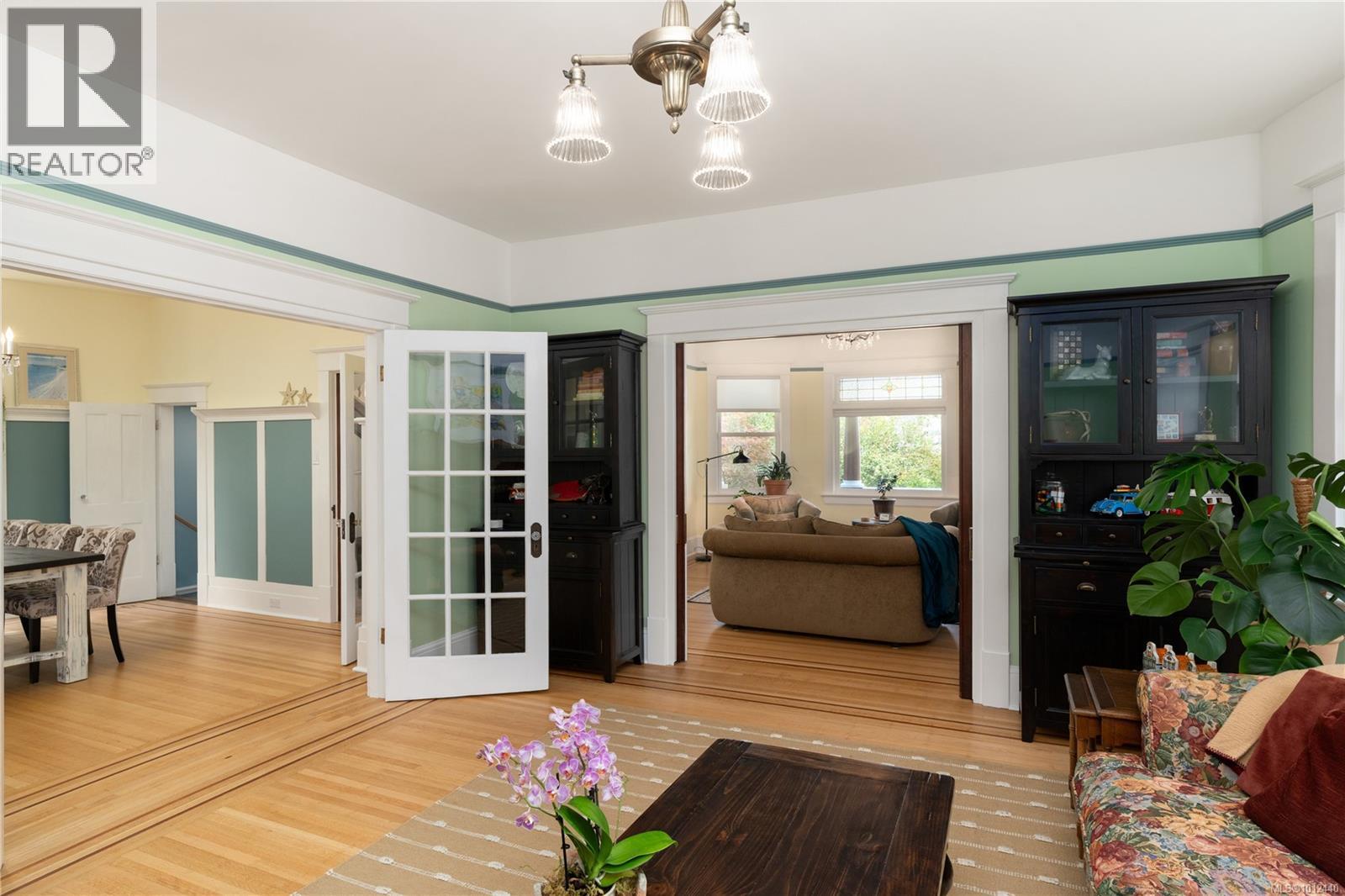 Property at 1215 Richardson St image 4