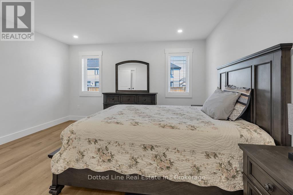 18 Walnut Drive, Tillsonburg, Ontario  N4G 5S2 - Photo 11 - X12379879