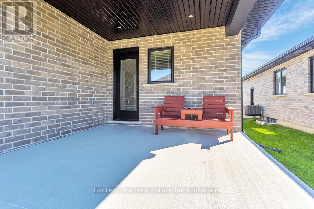 18 Walnut Drive, Tillsonburg, Ontario  N4G 5S2 - Photo 19 - X12379879