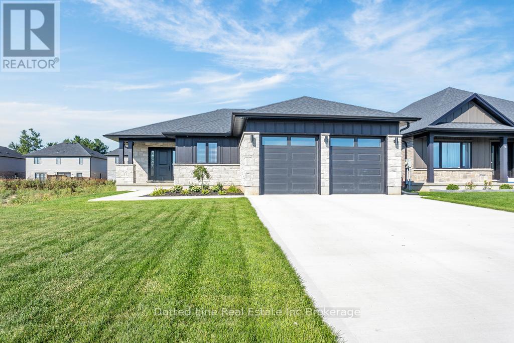 16 Walnut Drive, Tillsonburg, Ontario  N4G 5S2 - Photo 1 - X12379898