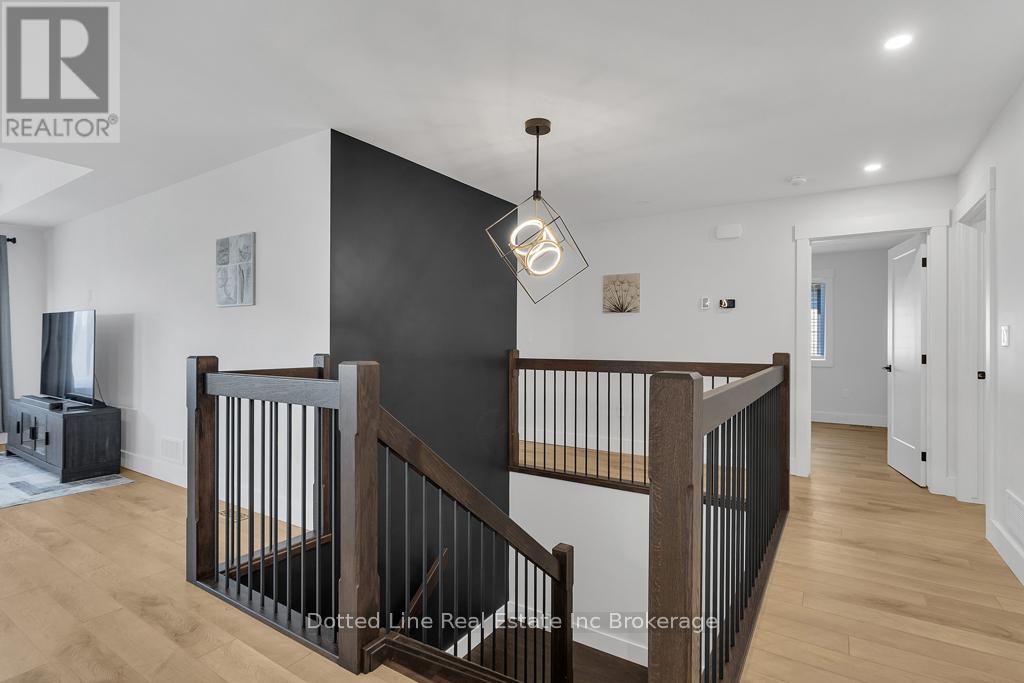 16 Walnut Drive, Tillsonburg, Ontario  N4G 5S2 - Photo 11 - X12379898