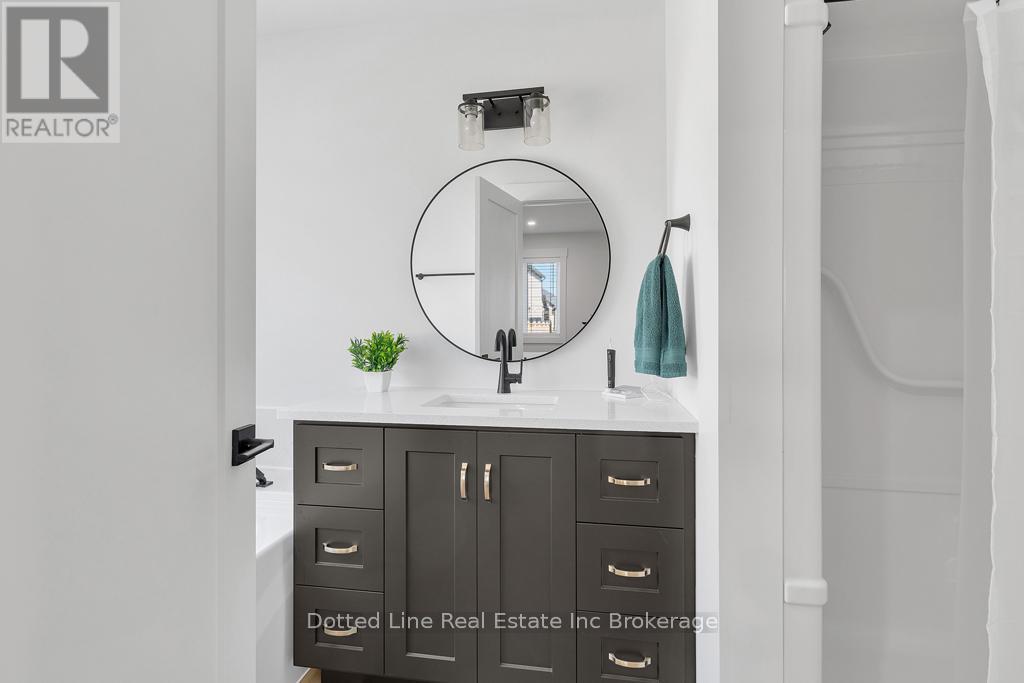 Photo 15 at 16 Walnut Drive, Tillsonburg Photo 15 at 16 Walnut Drive, Tillsonburg