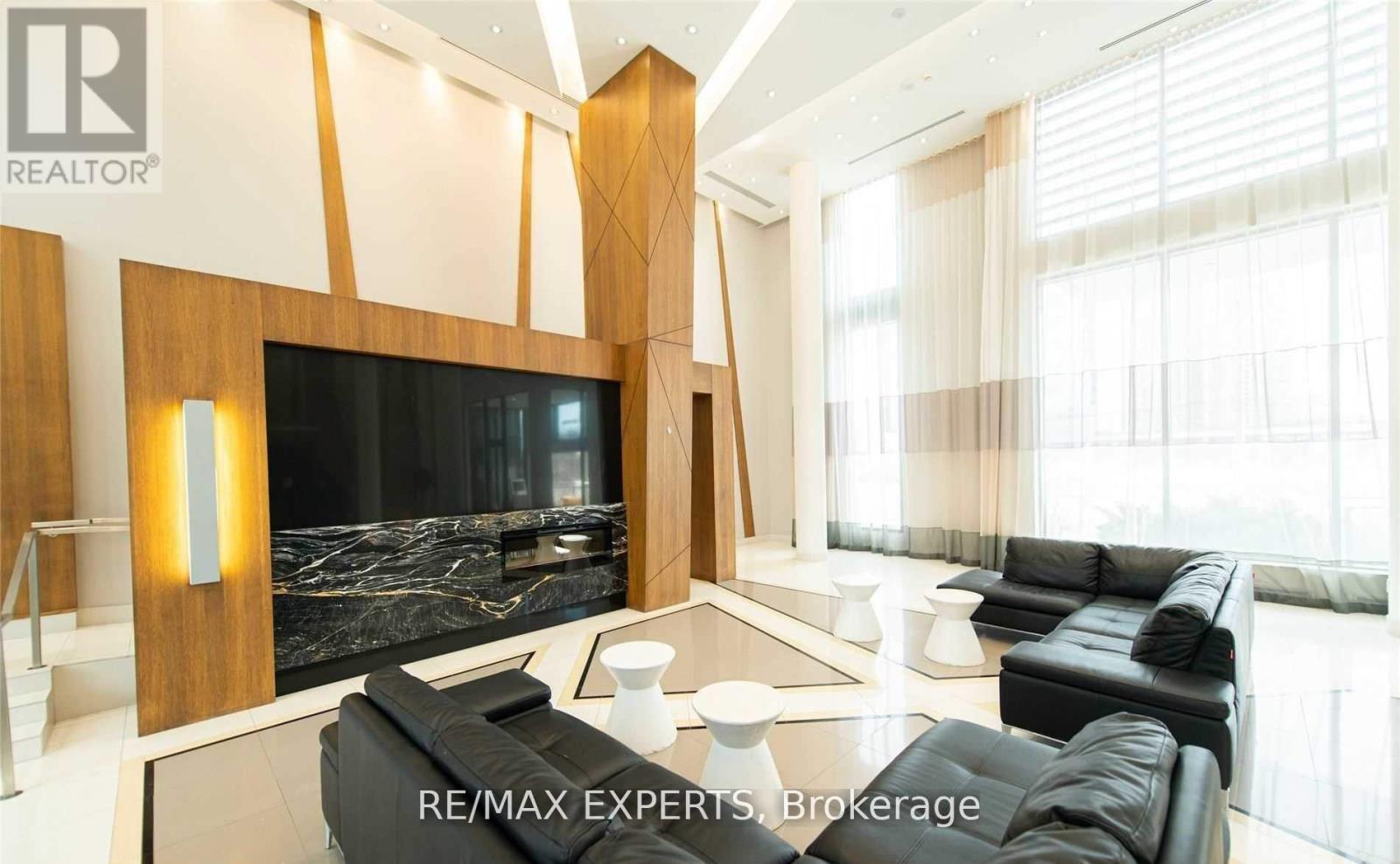 504 - 55 Eglinton Avenue W, Mississauga, Ontario  L5R 0E4 - Photo 7 - W12379328