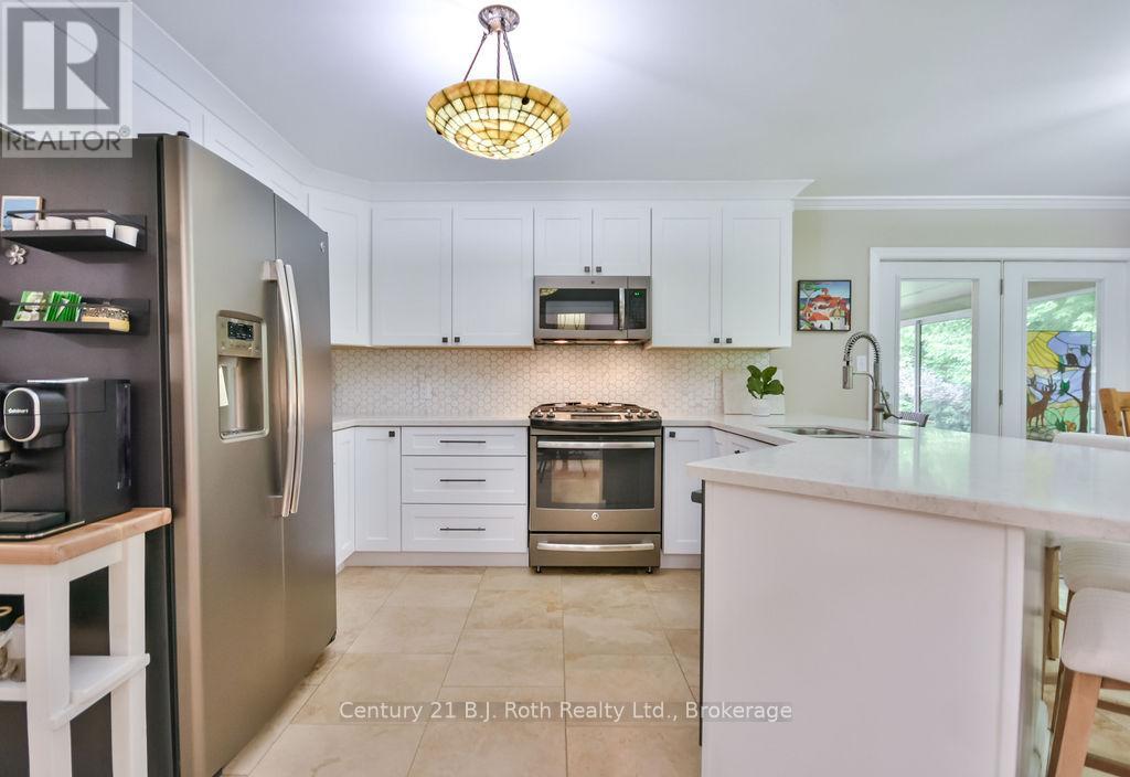 1 Blackcomb Drive, Oro-Medonte, Ontario  L0K 1E0 - Photo 11 - S12379970