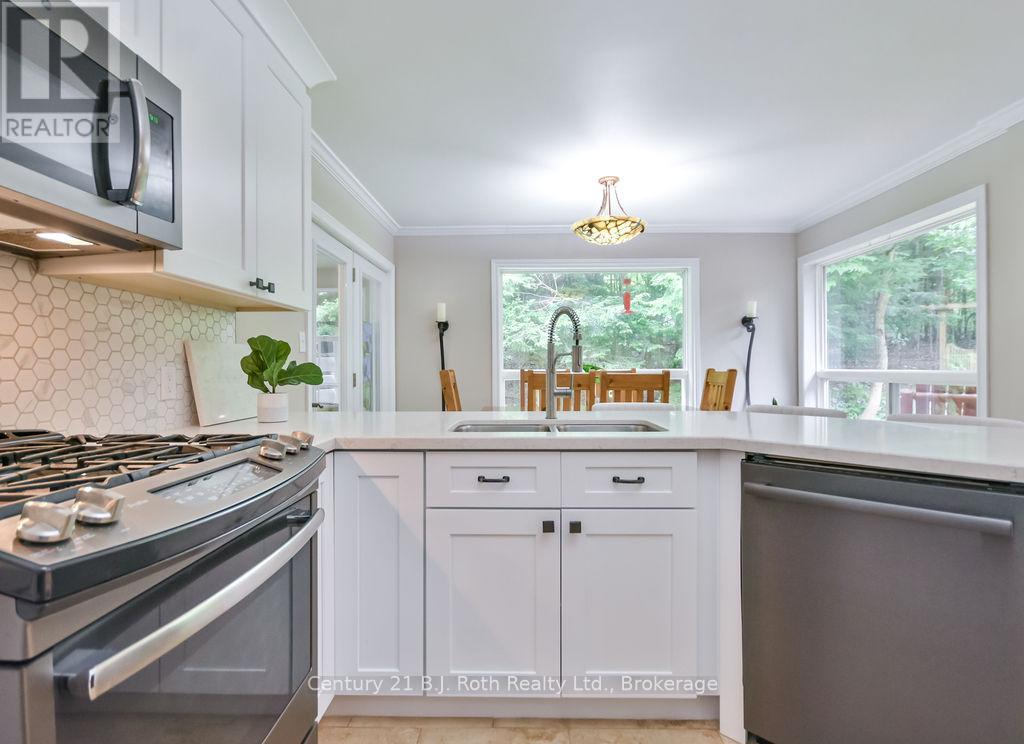1 Blackcomb Drive, Oro-Medonte, Ontario  L0K 1E0 - Photo 13 - S12379970