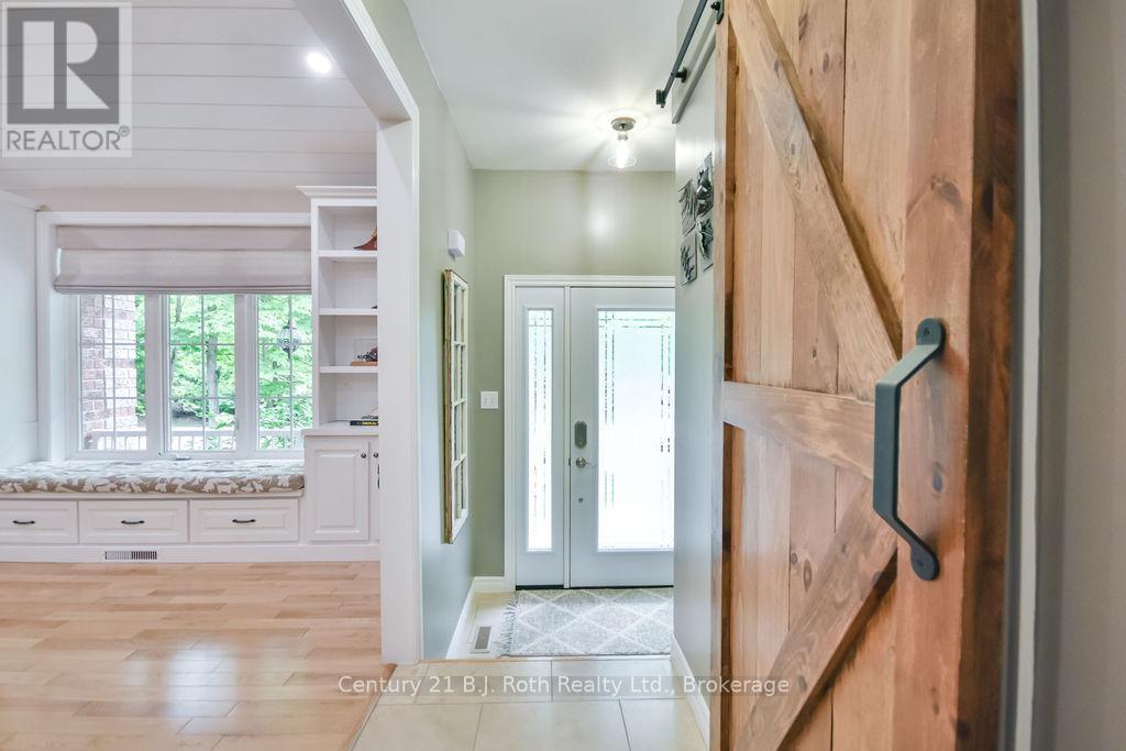 1 Blackcomb Drive, Oro-Medonte, Ontario  L0K 1E0 - Photo 6 - S12379970