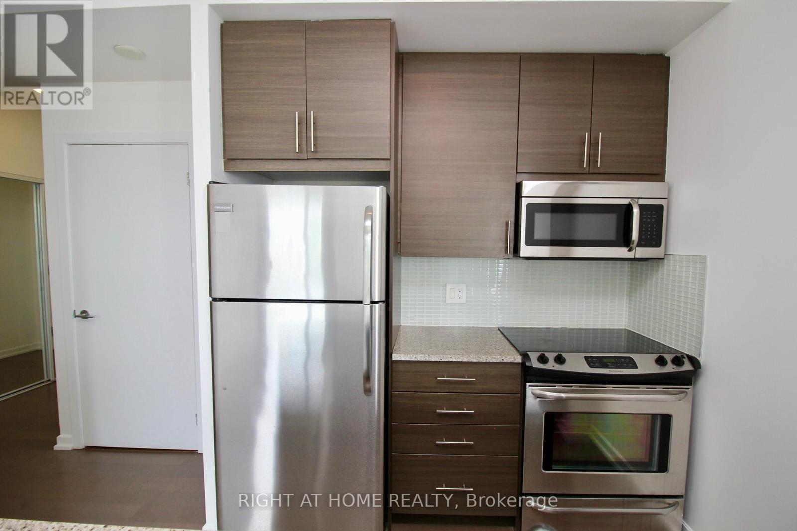 2212 - 70 Forest Manor Road, Toronto, Ontario  M2J 0A9 - Photo 10 - C12379843