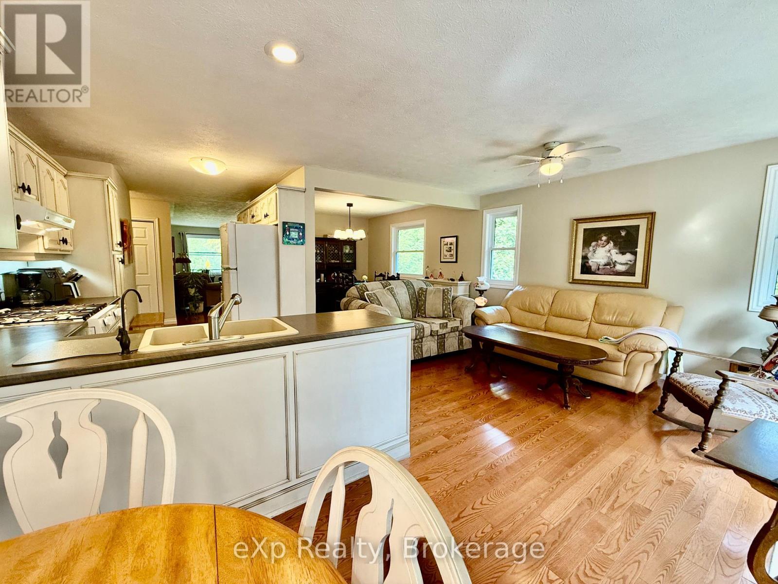 308 Mary Street, Brockton, Ontario  N0G 2V0 - Photo 11 - X12379977