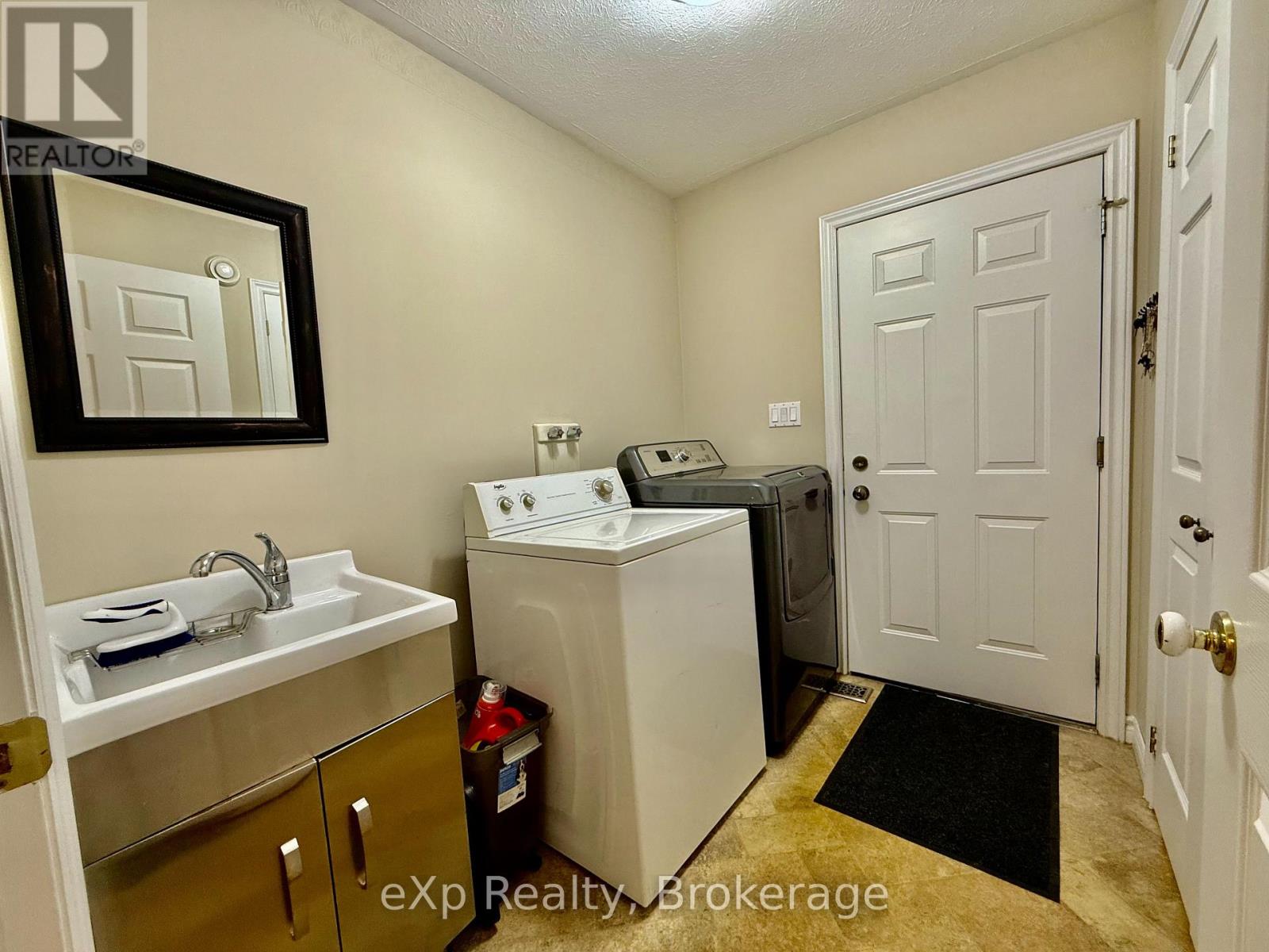 308 Mary Street, Brockton, Ontario  N0G 2V0 - Photo 12 - X12379977
